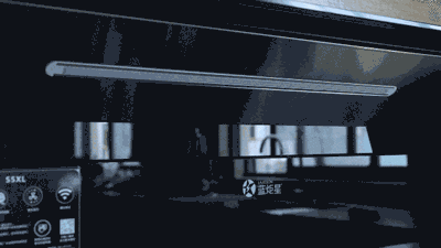 (機(jī)頭下方LED燈帶)